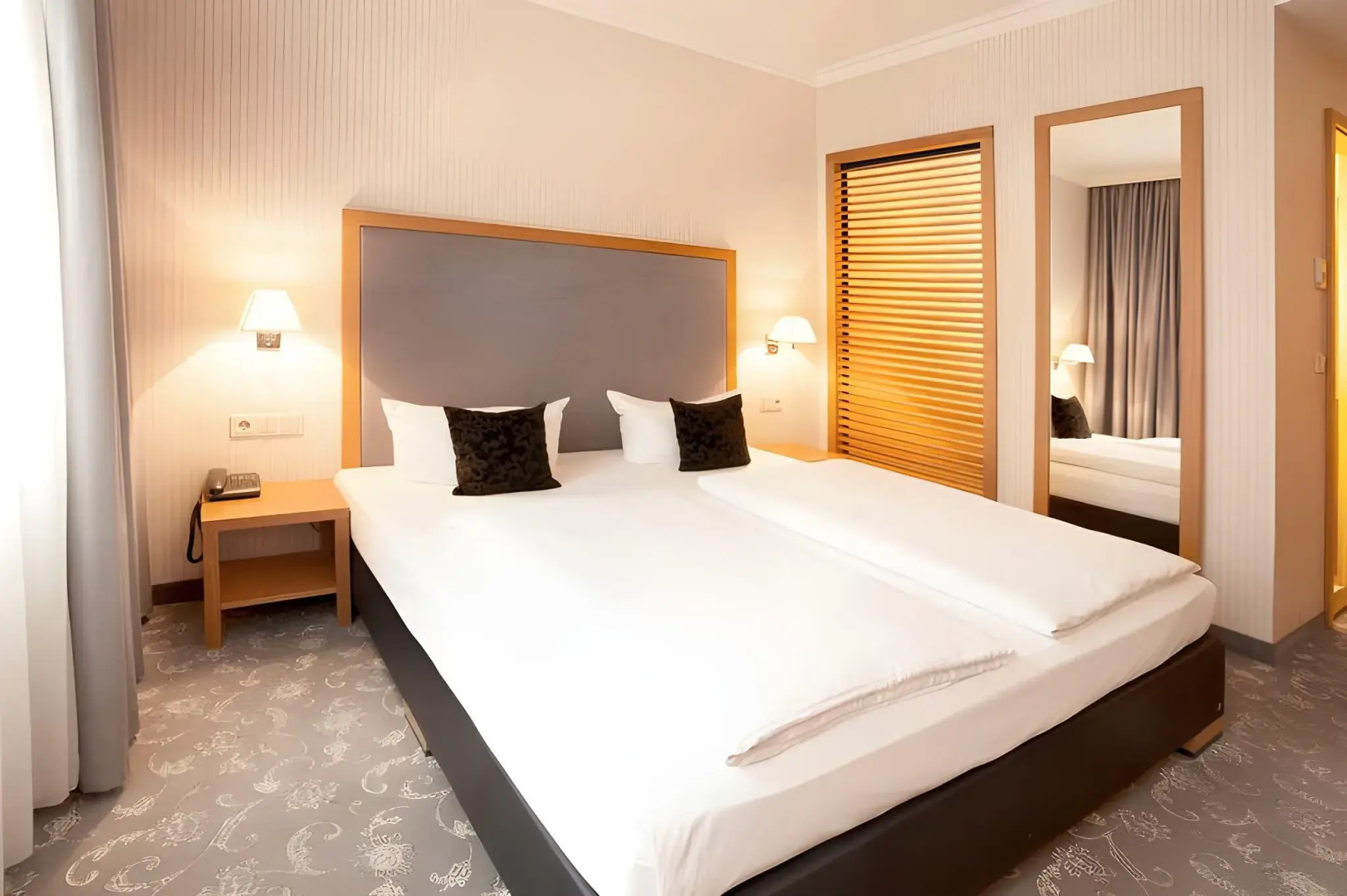 Photo - TOWNHOUSE Hotel