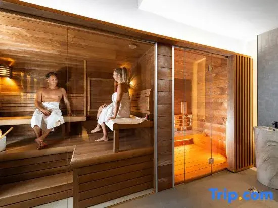 Photo - Three Corners Avenue Hotel