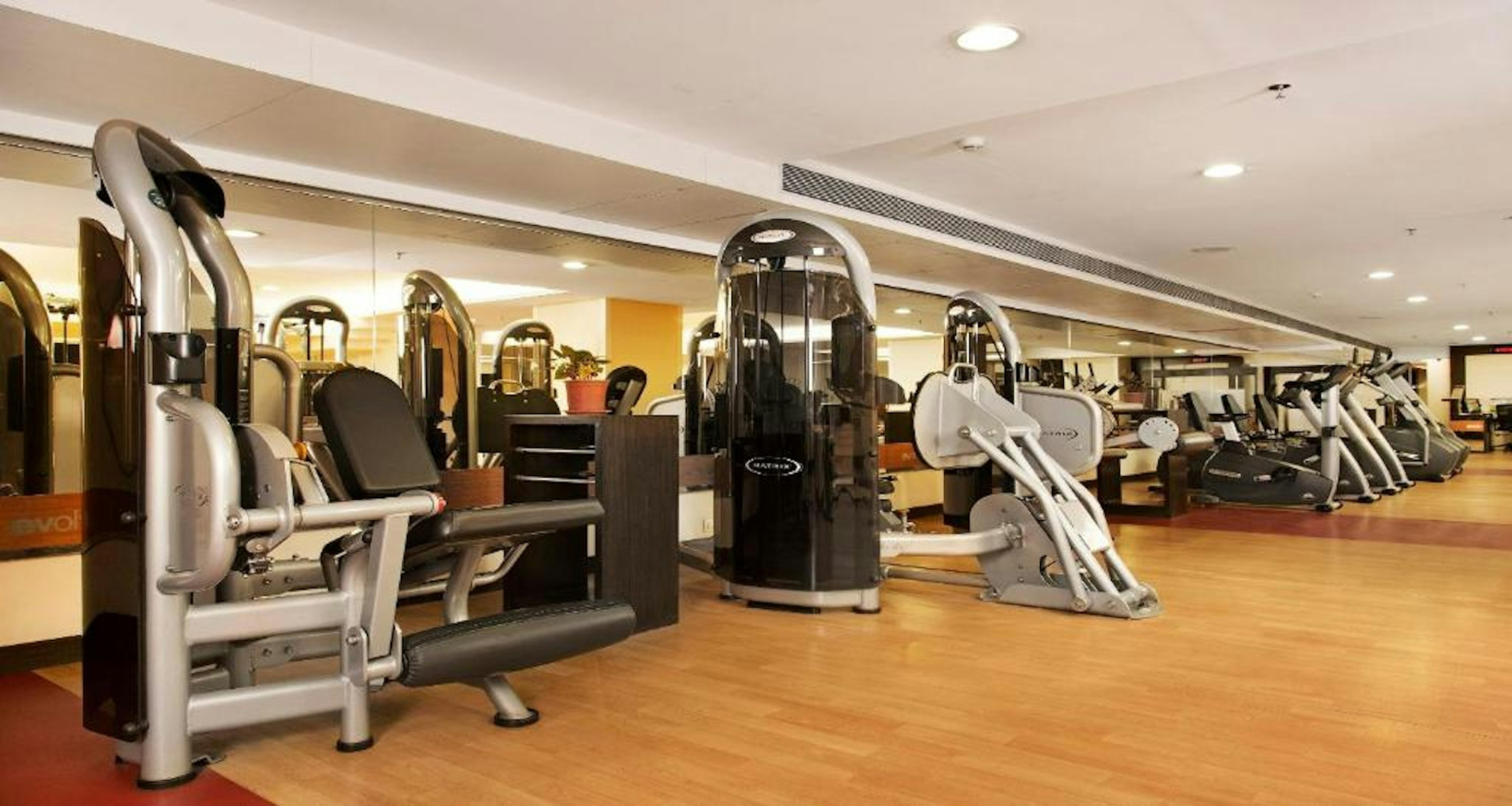 Foto - Sayaji Pune