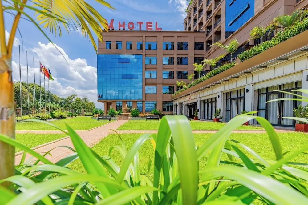 Отель M Hotel — фото 1