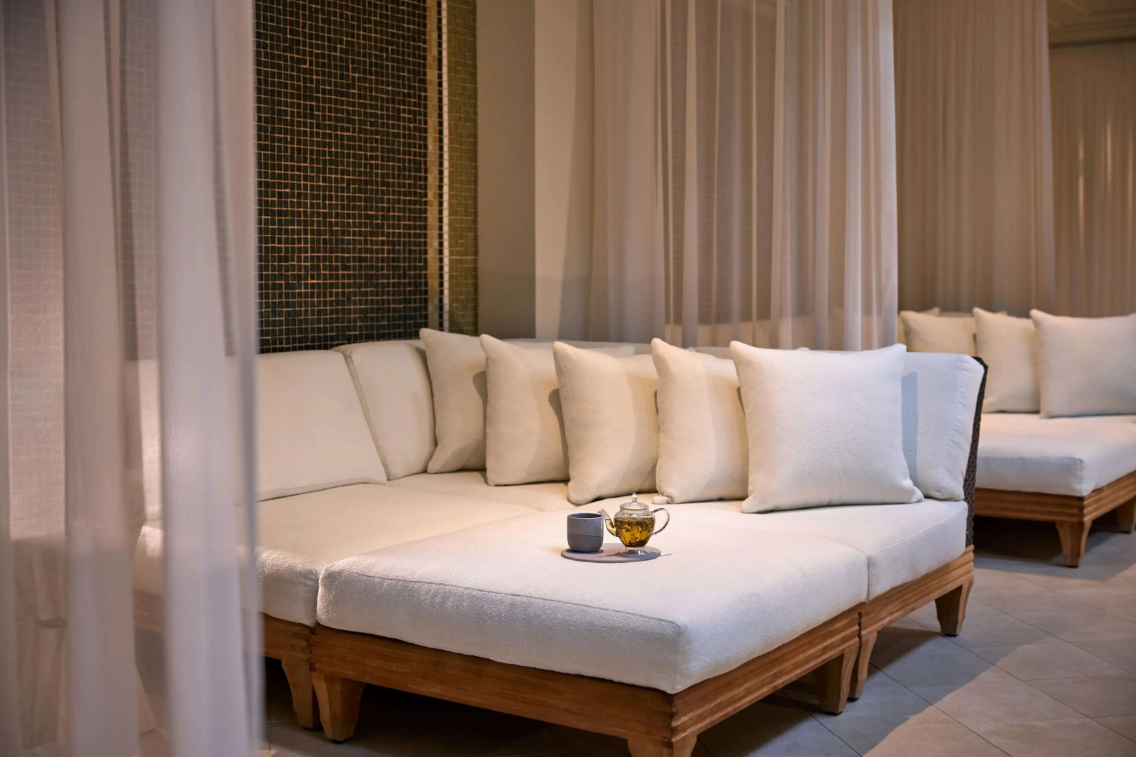 Photo - The Maybourne Beverly Hills, Maybourne