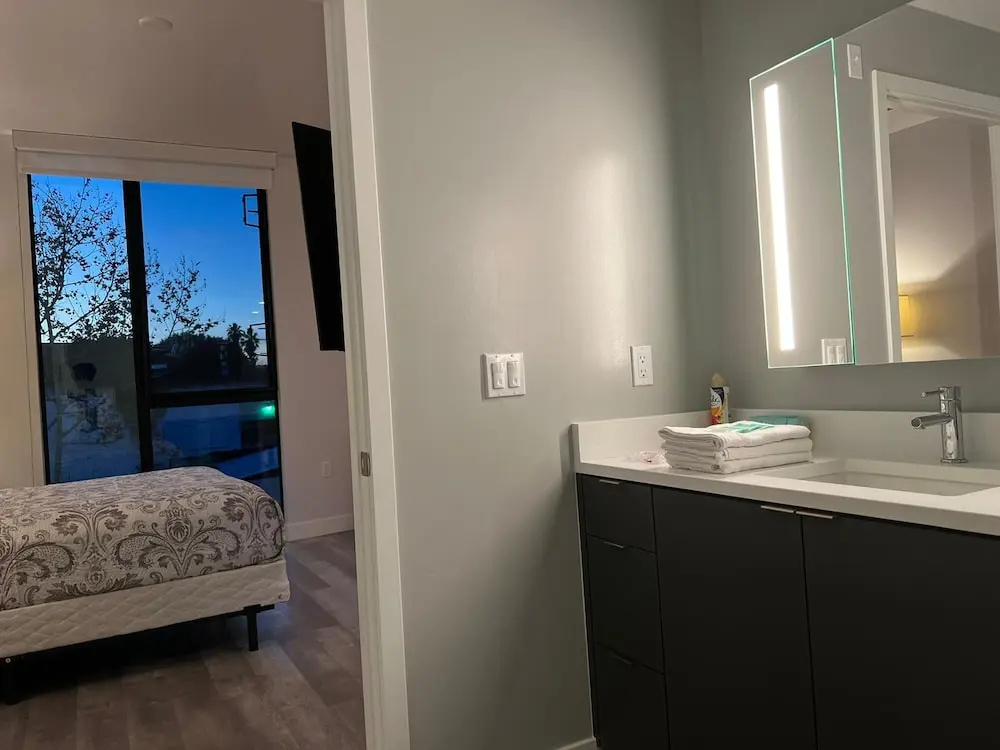 Foto - StaysPro - Hollywood Homes minutes to everything SPACIOUS AND FREE PARKING