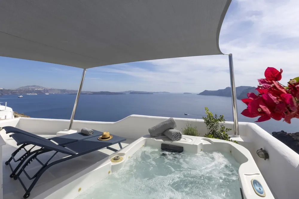 Photo - Bluedome Cavehouses by Otium Villas