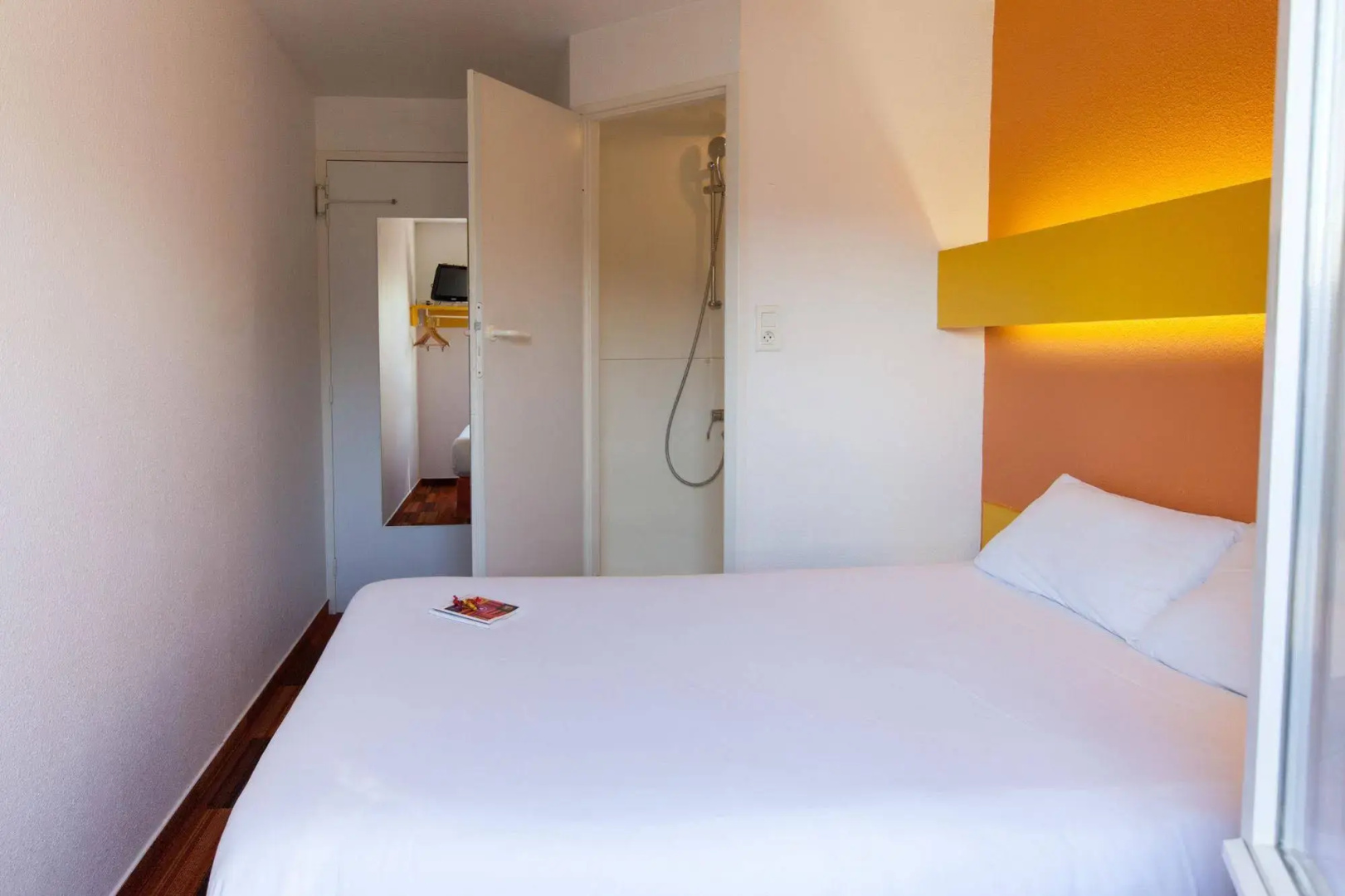 Photo - The Originals Access, Hôtel Bordeaux Lac