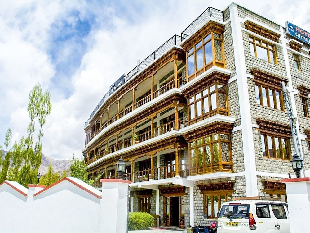 TIH Hotel City Palace