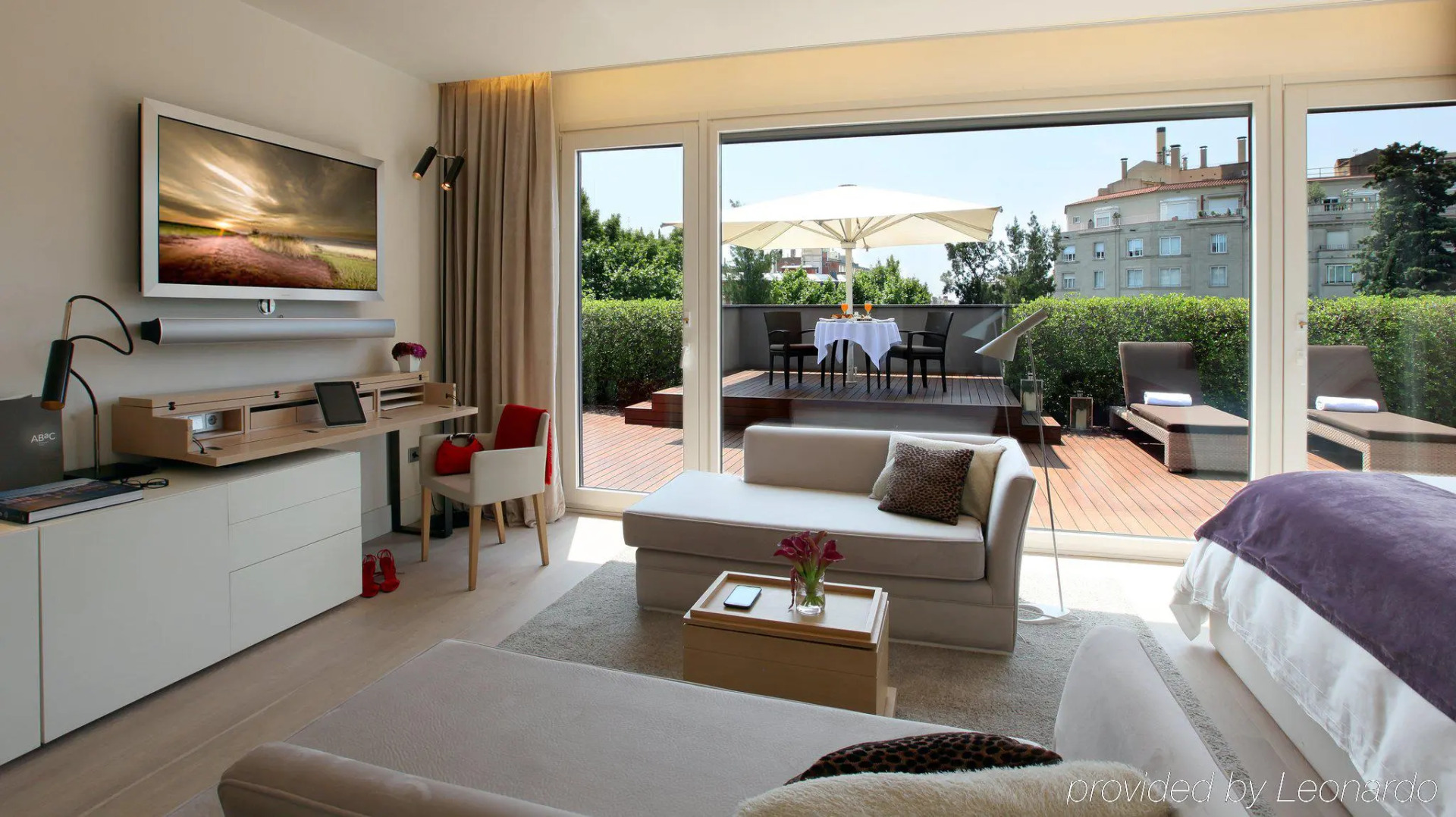 Photo - ABaC H&R Barcelona Monument