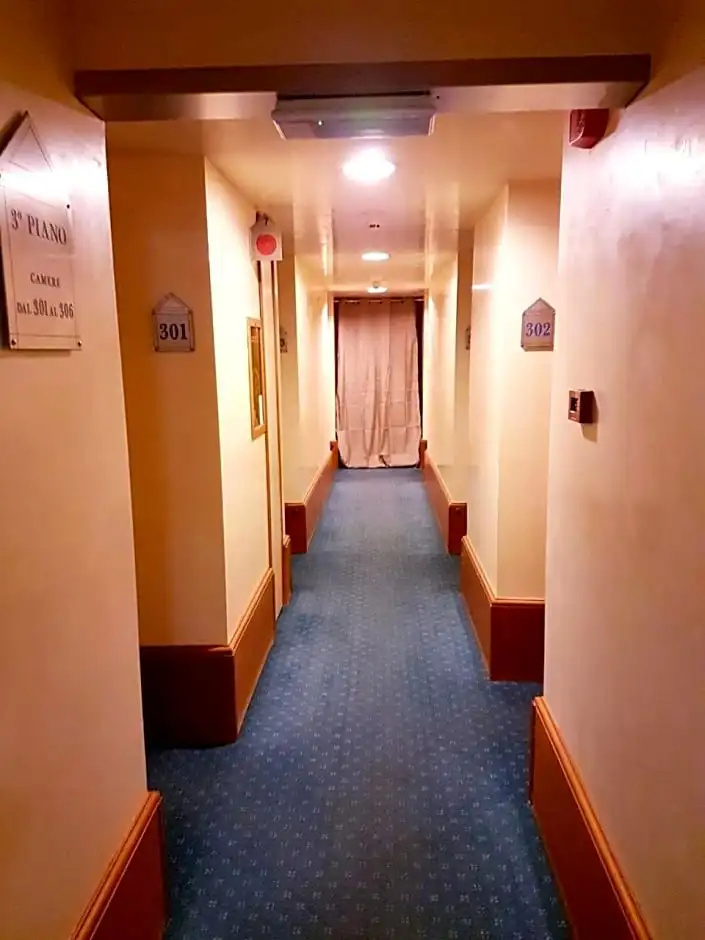 Photo - HR Hotel