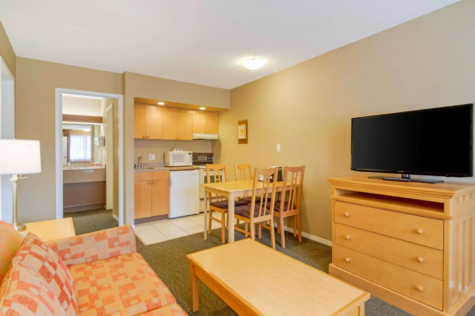 Photo - Econo Lodge Inn & Suites