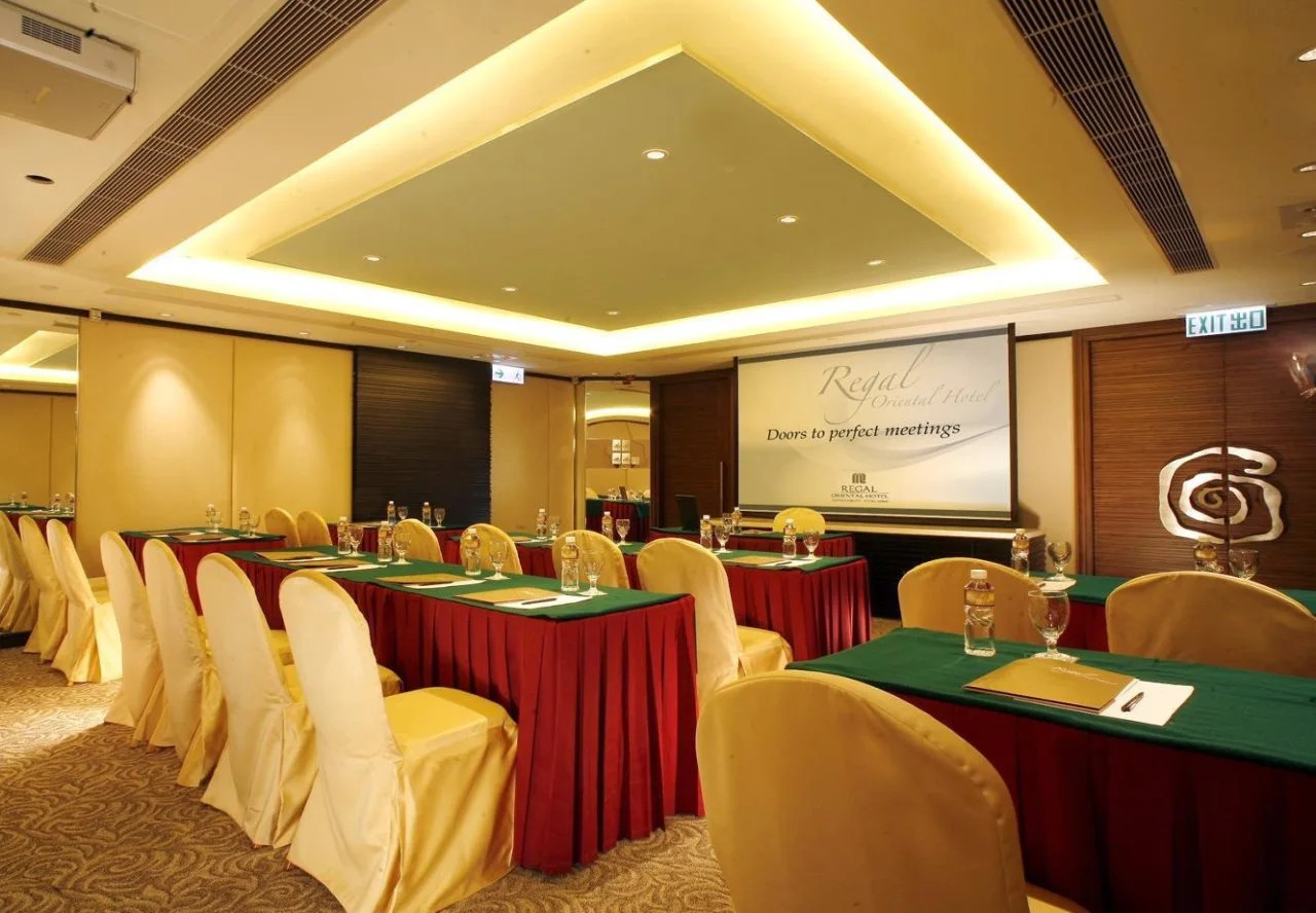 Photo - Regal Oriental Hotel