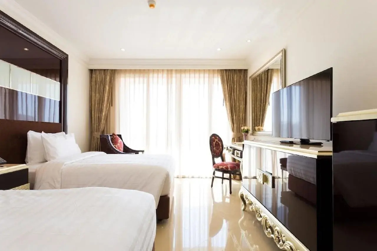 Photo - LK President