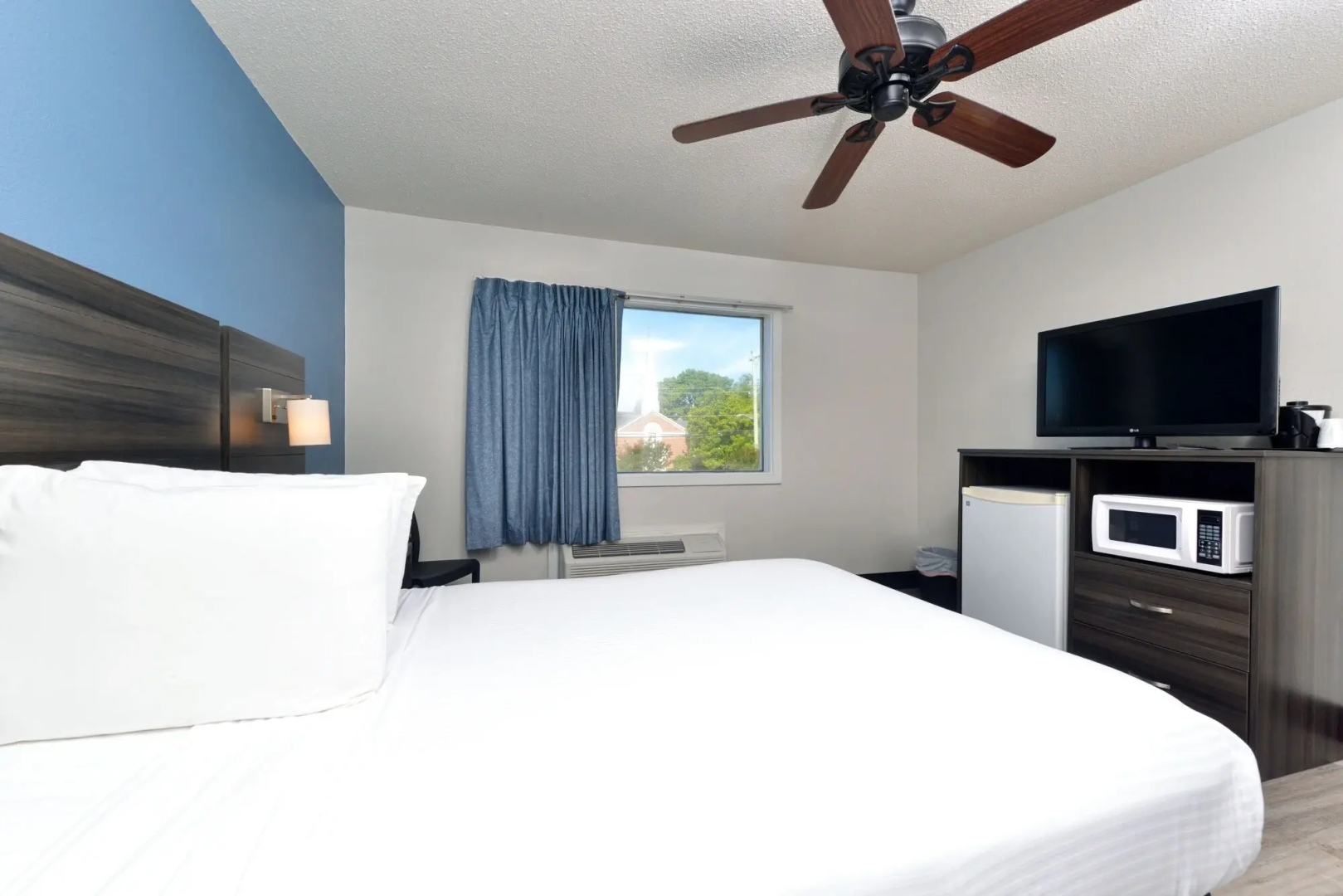 Photo - SureStay Hotel by Best Western Virginia Beach Royal Clipper