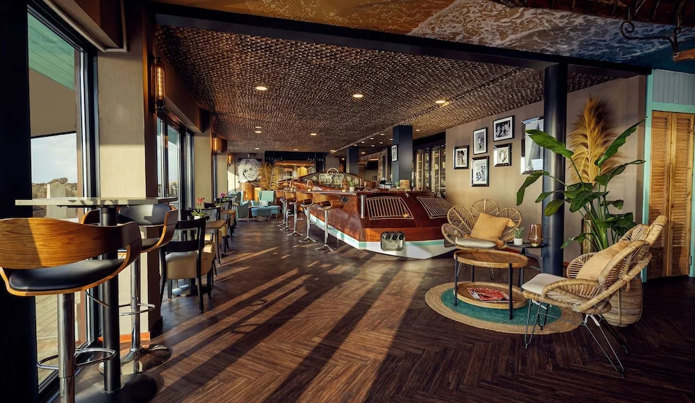 Photo - Beachhouse Hotel