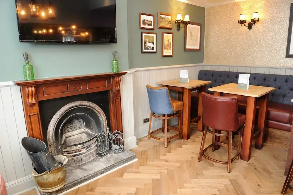 Photo - White Hart by Chef & Brewer Collection