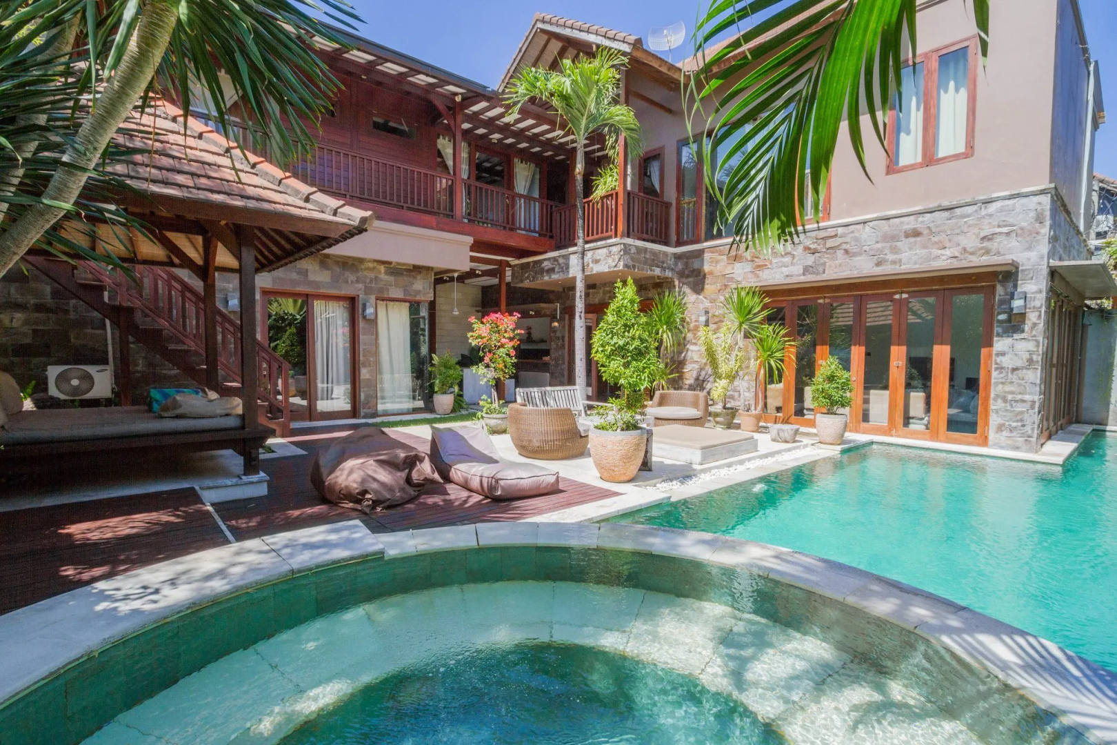 Foto - Villa Martine - Fantastic 5BR Villa - Perfect Location in Seminyak