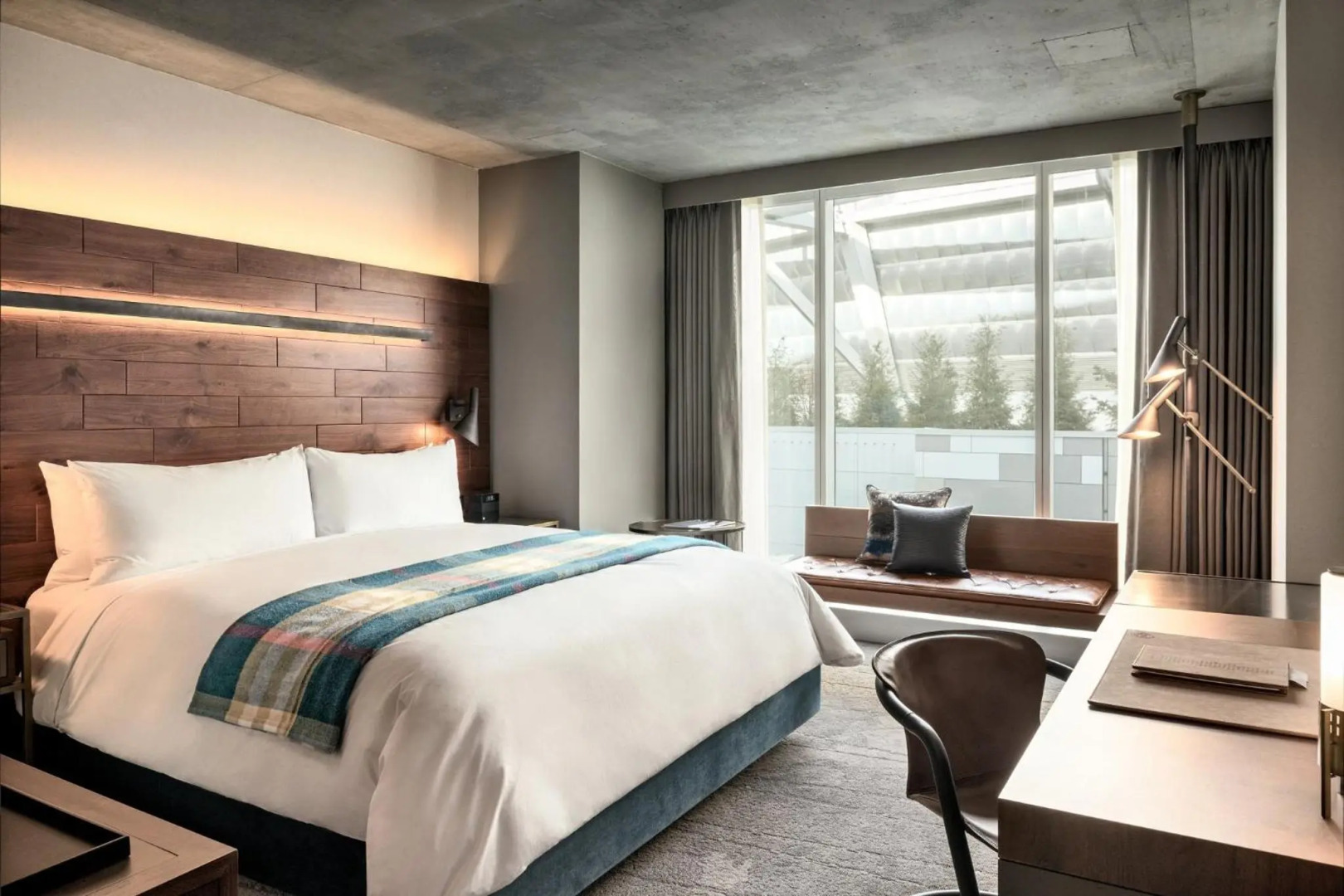 Photo - the DOUGLAS, Autograph Collection