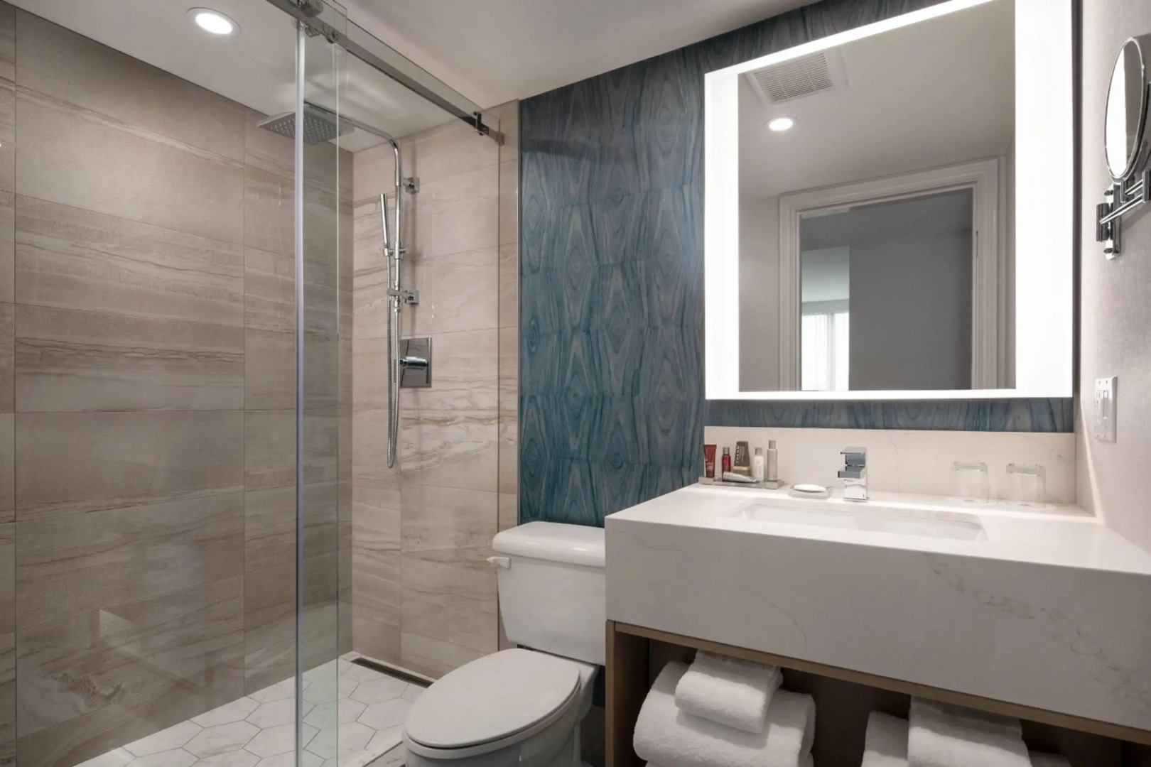 Photo - Vancouver Airport Marriott Hotel