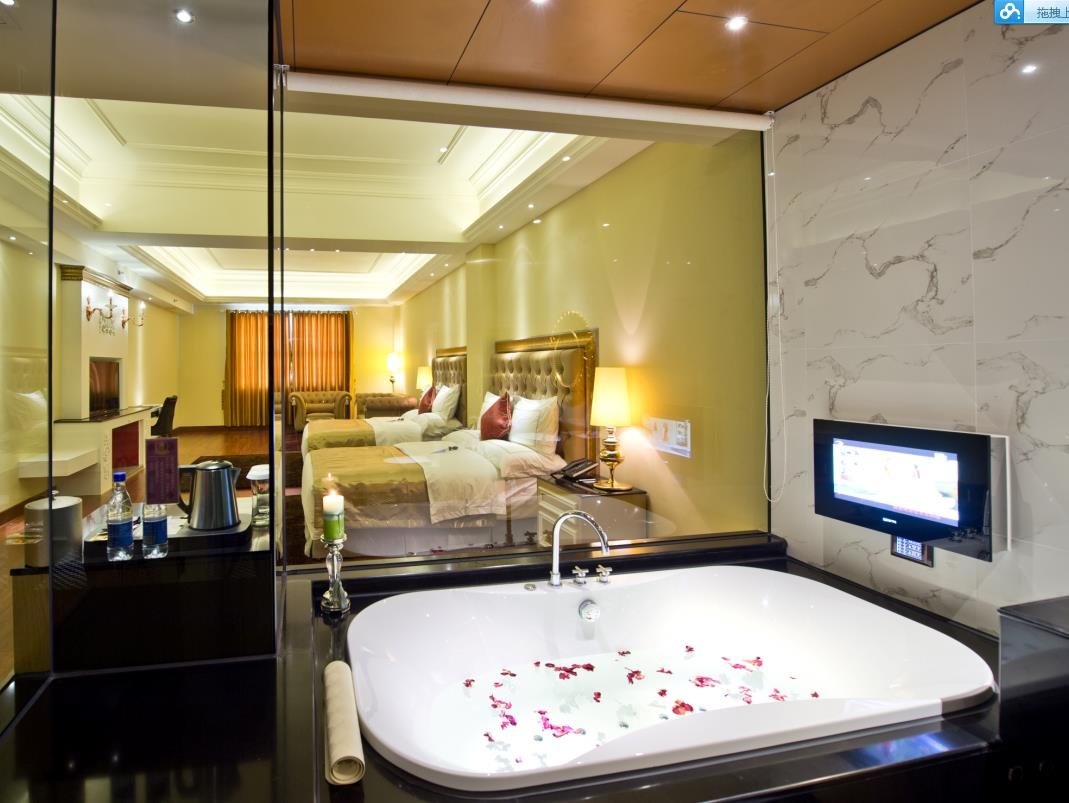 The Royal Pinnacle Hotel