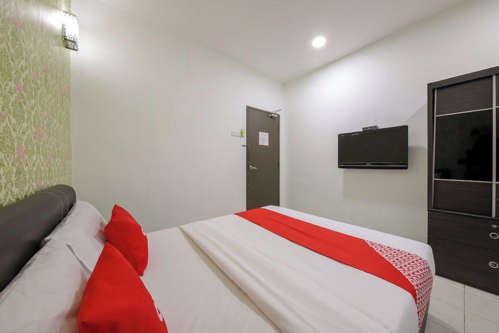 OYO 89497 Dream Nur Hotel