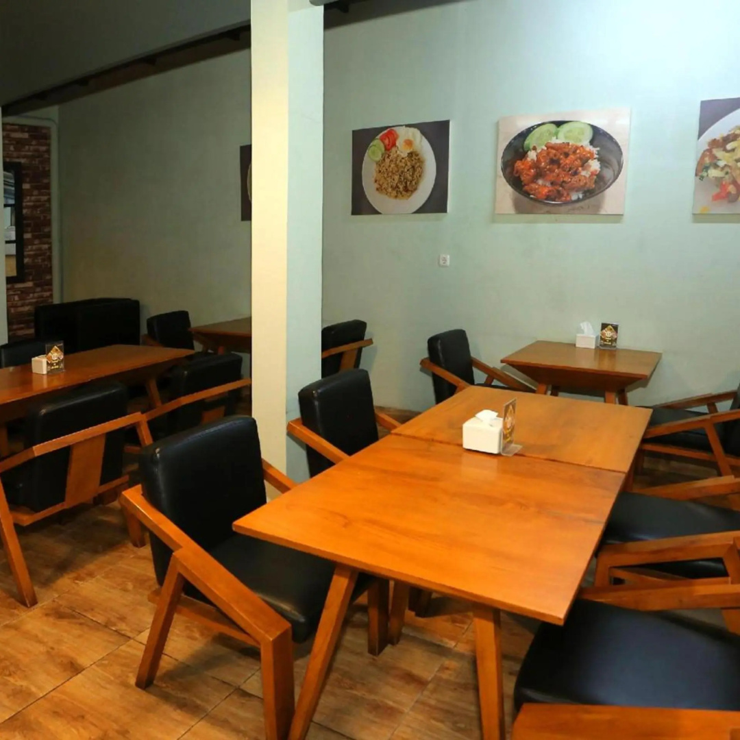Foto - Super OYO Townhouse OAK Hotel Fiducia Pondok Gede