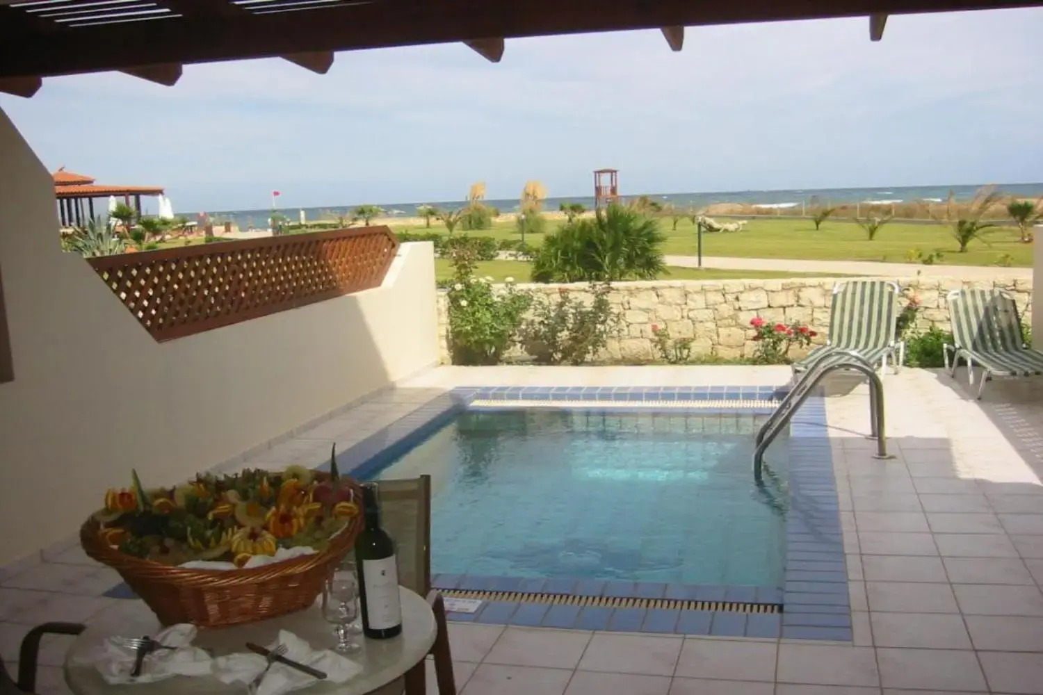 Photo - Vantaris Palace