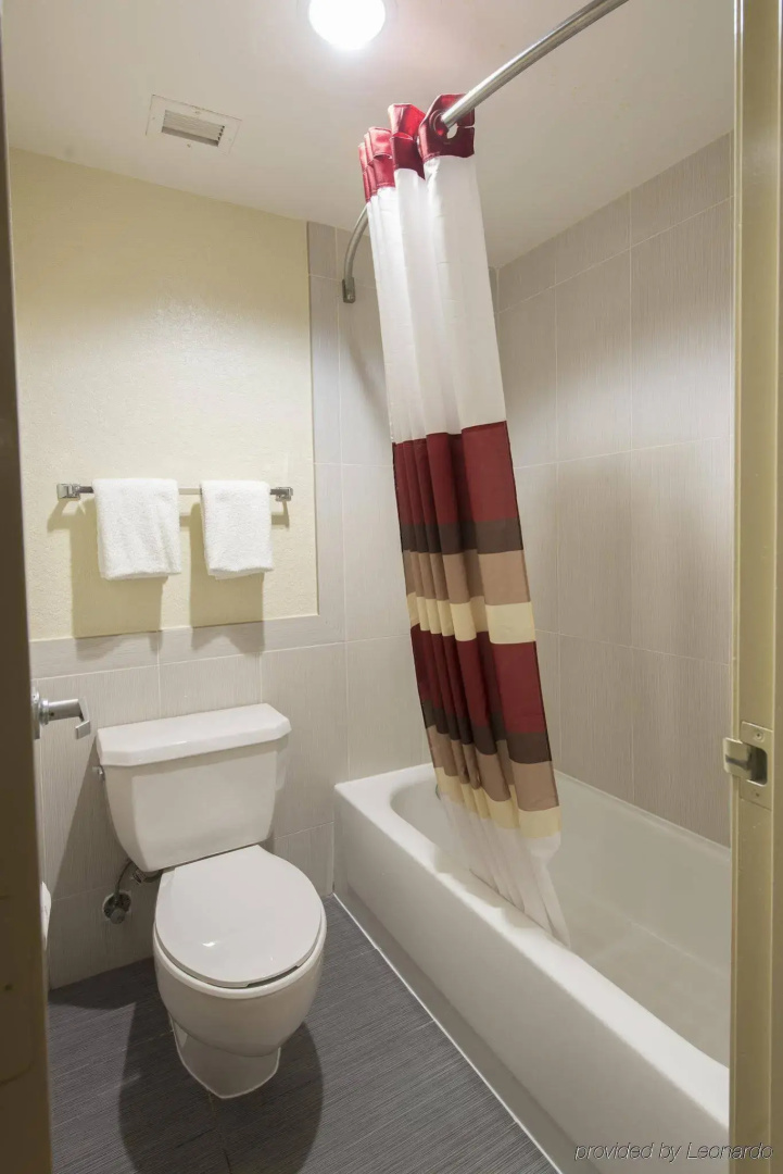 Photo - Red Roof Inn Houston - Brookhollow