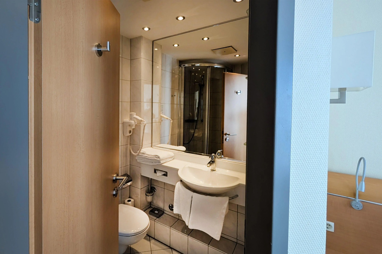 Photo - Garner Hotel Hamburg Wandsbek Marktplatz by IHG