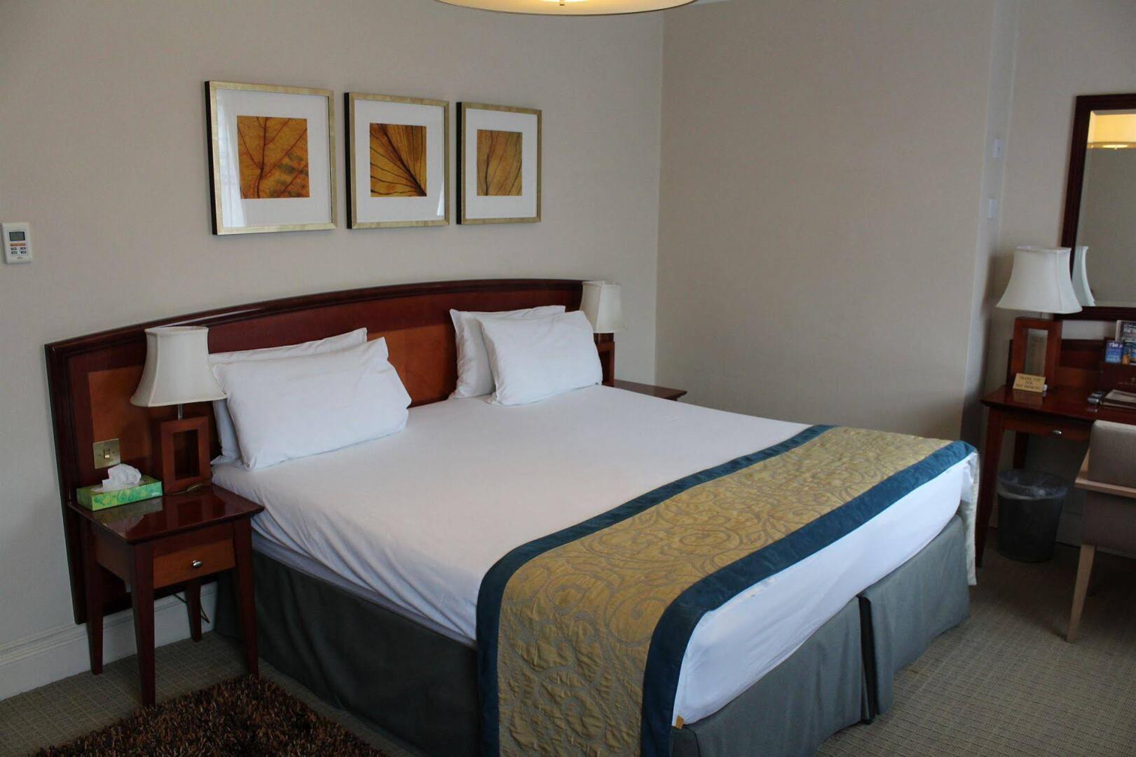 Photo - The Sumner Hotel