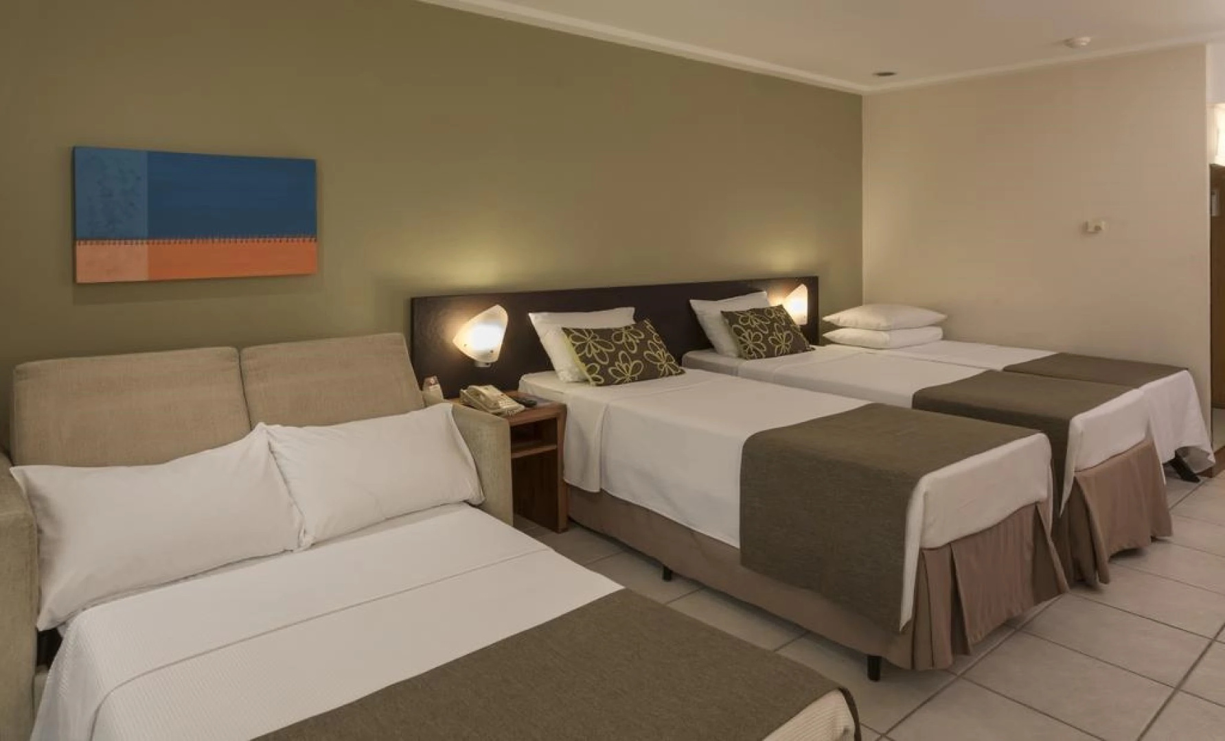 Photo - Comfort Suites Vitoria
