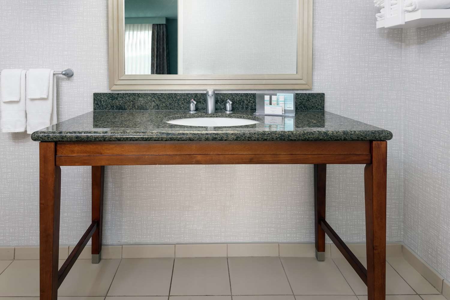 Foto - Hampton Inn & Suites Orlando Airport @ Gateway Village