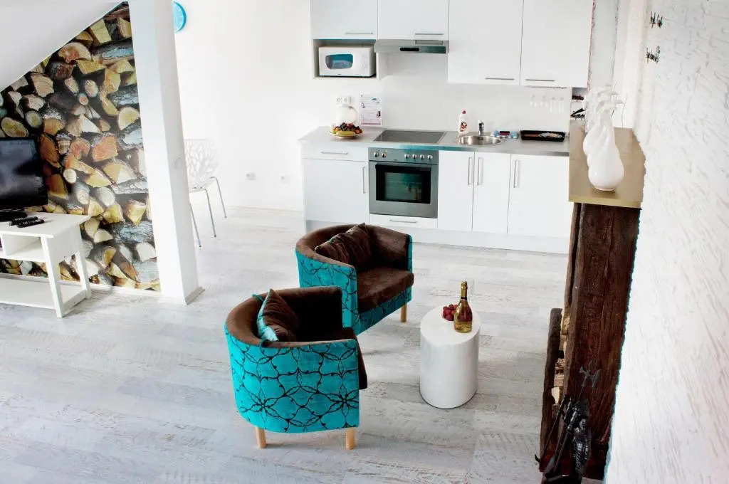 Photo - Royal Court Legerova