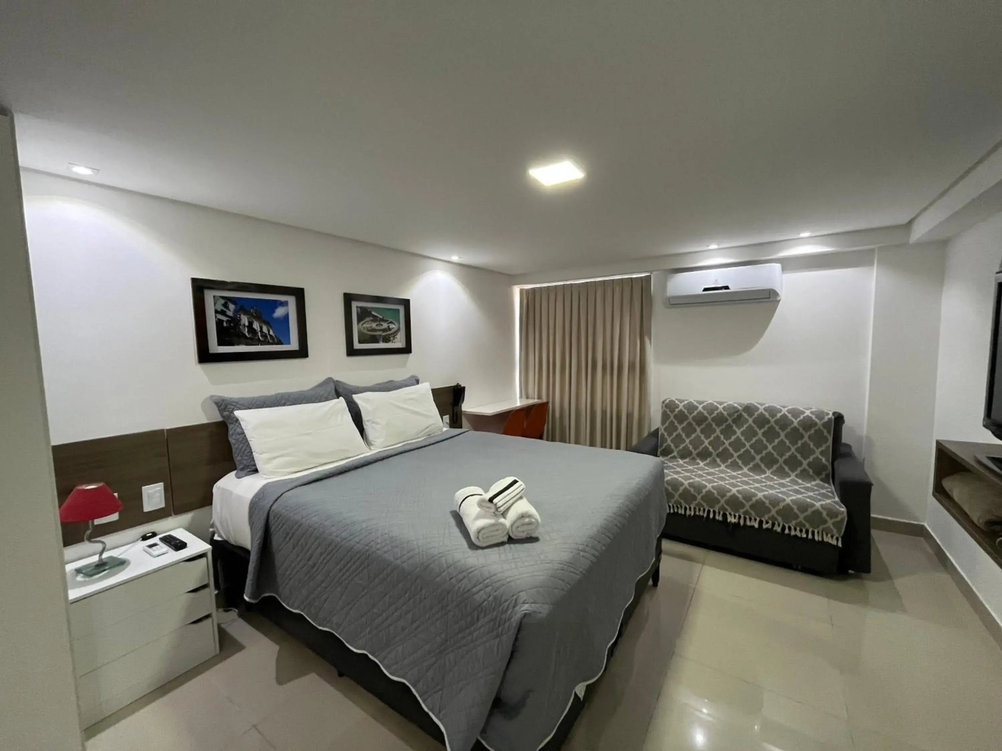 Photo - Littoral Gold Flat