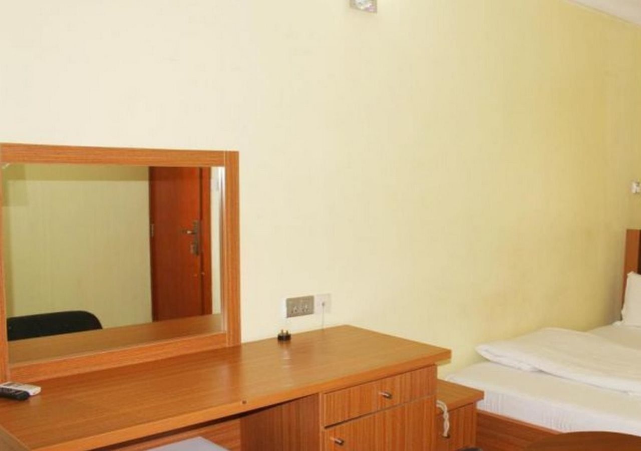 Specs Suites