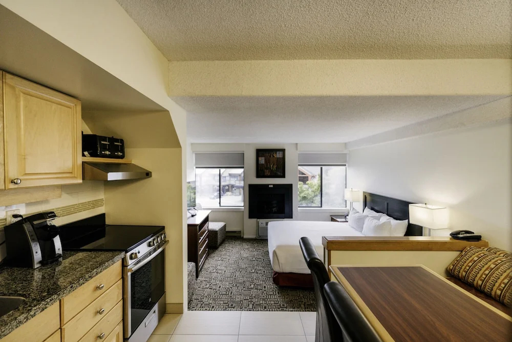 Foto - Mountain Side Hotel Whistler by Executive