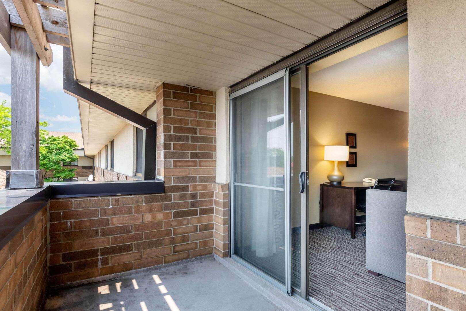 Photo - Suburban Studios Arlington Heights Elk Grove