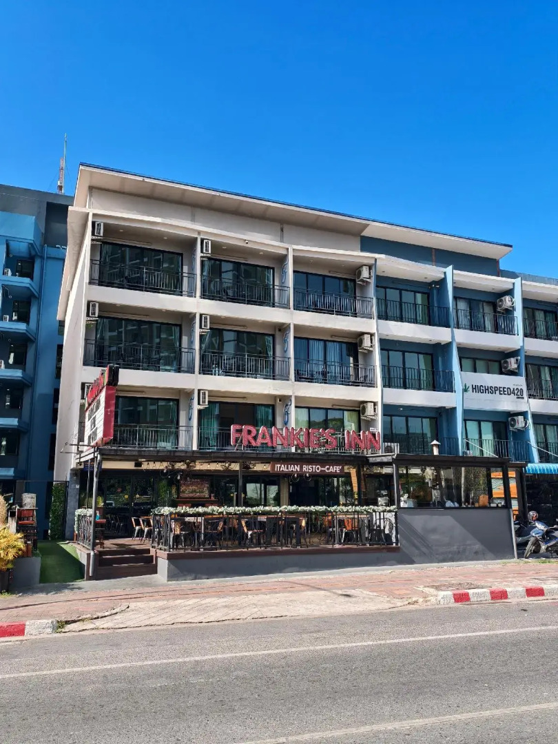 Foto - Frankie's Inn