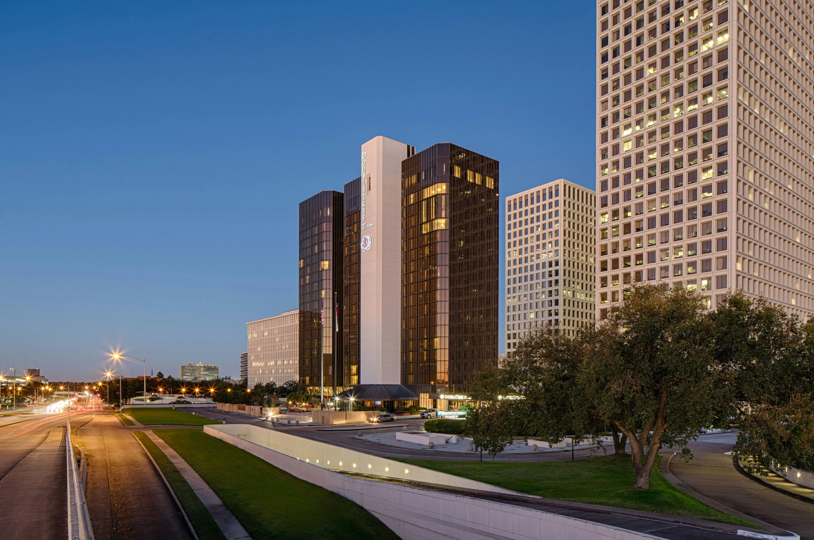 Photo - DoubleTree by Hilton Hotel Houston - Greenway Plaza