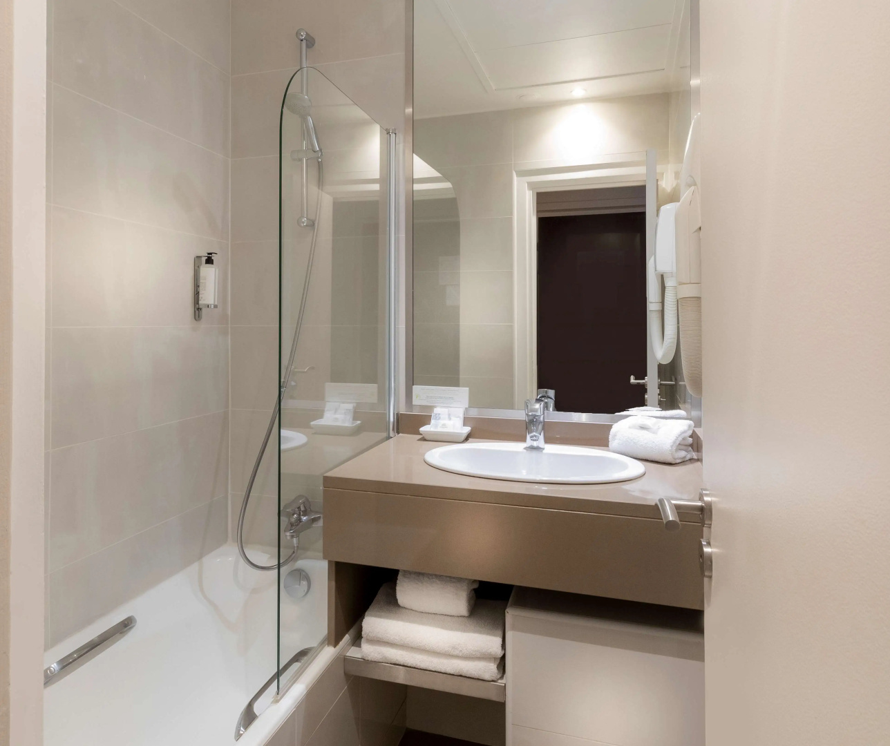 Foto - Hotel Elysees Ceramic