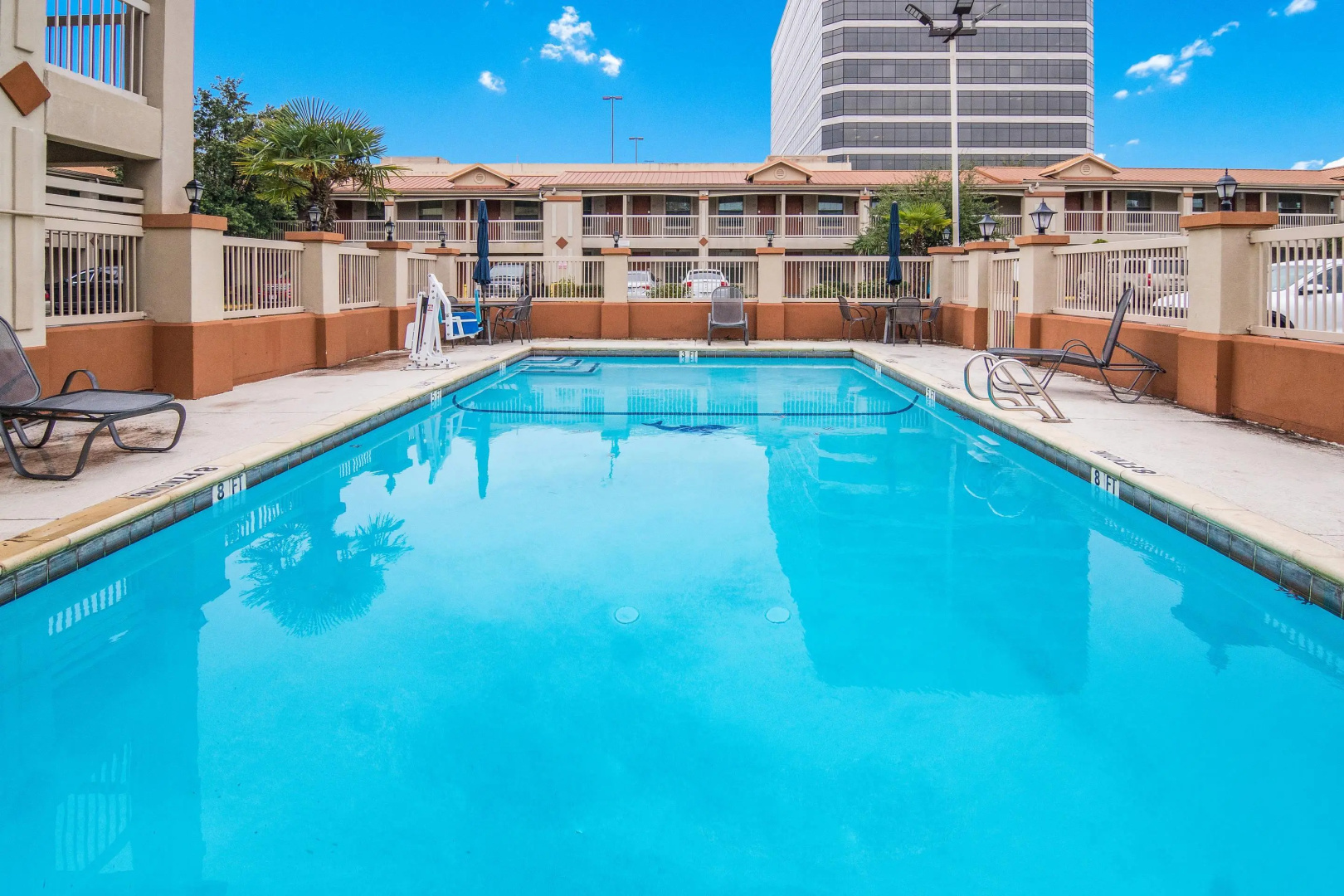 Photo - Quality Inn & Suites Dallas - Cityplace