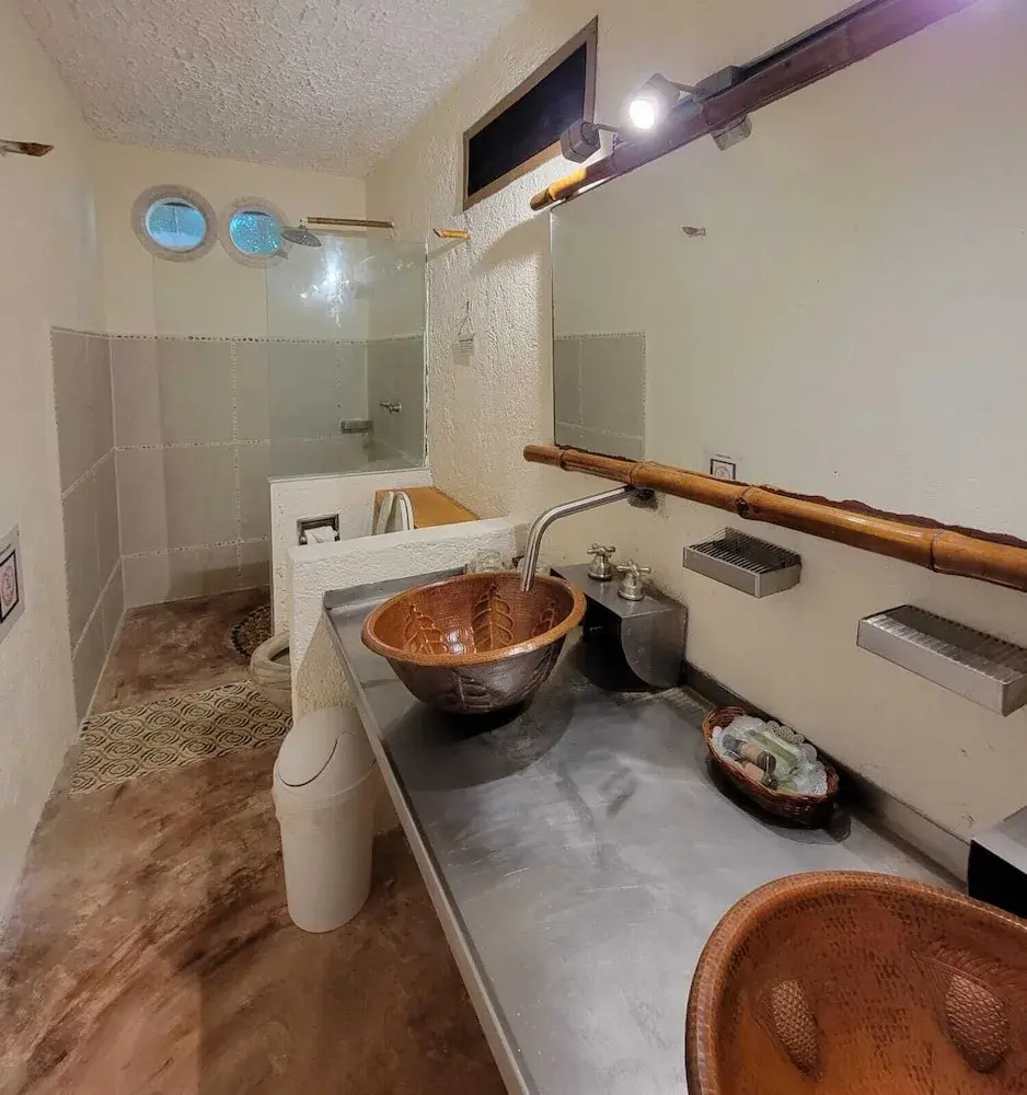 Photo - Maria's Kan Kin