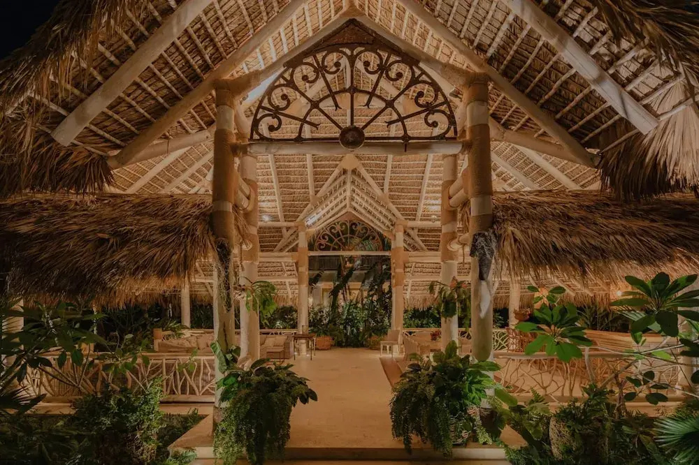 Foto - Unique lake-front 10-bedroom mansion in most luxurious resort of the caribbean