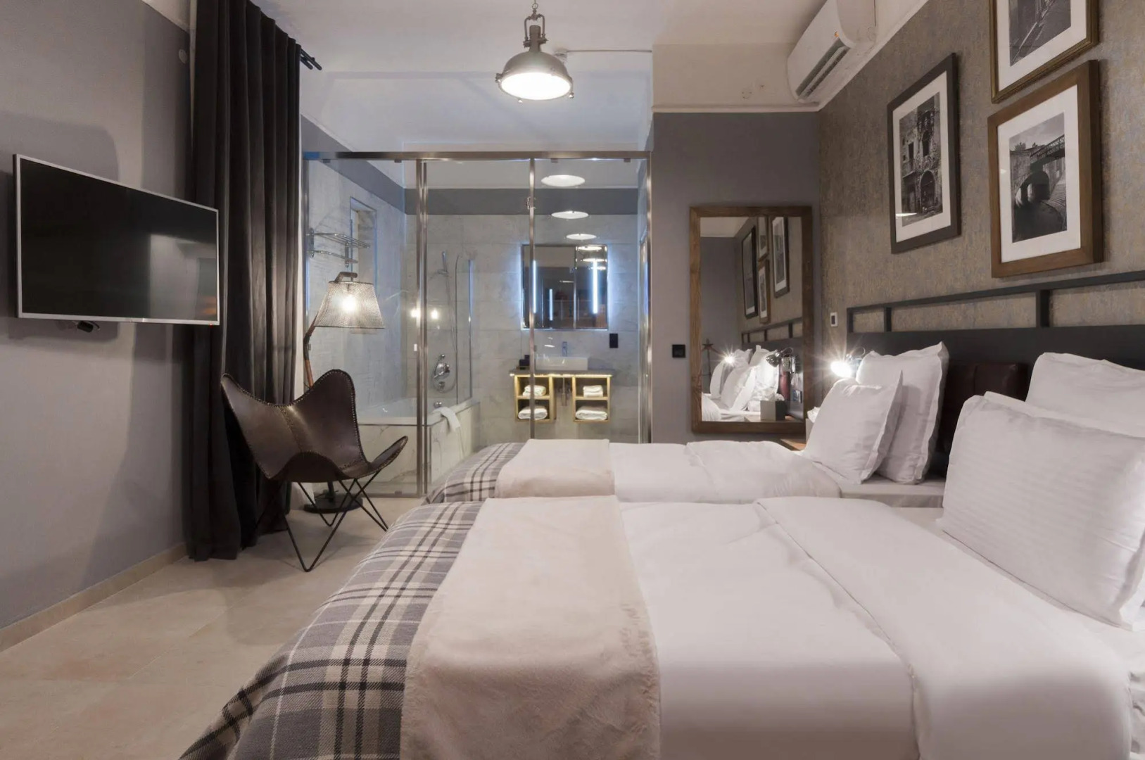 Photo - AX The Saint John