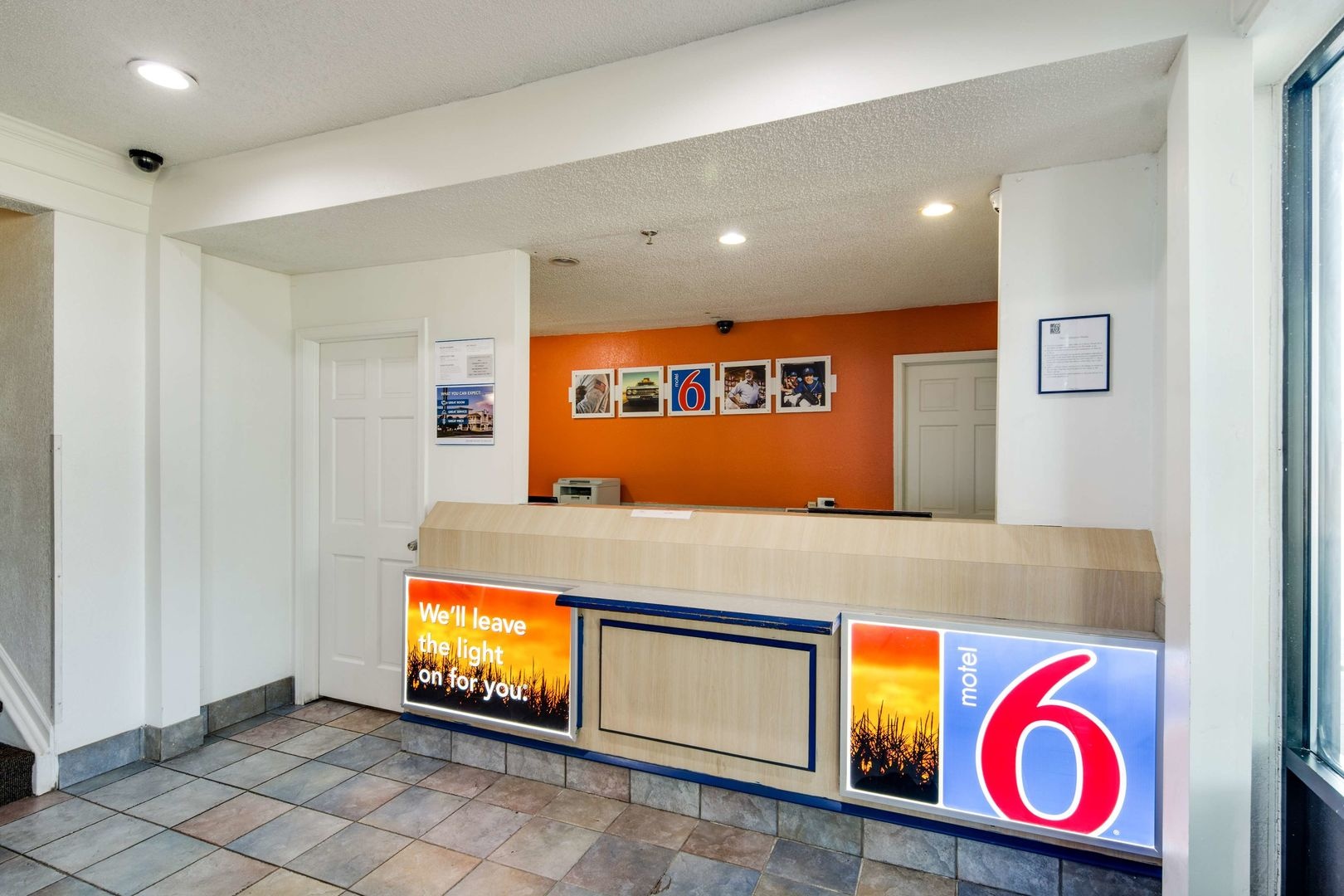 Photo - Motel 6-Waukegan, IL