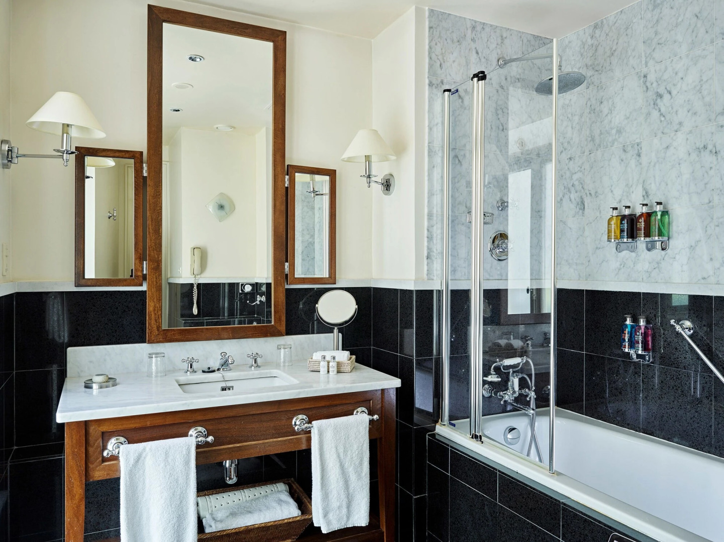 Foto - La Tremoille Paris