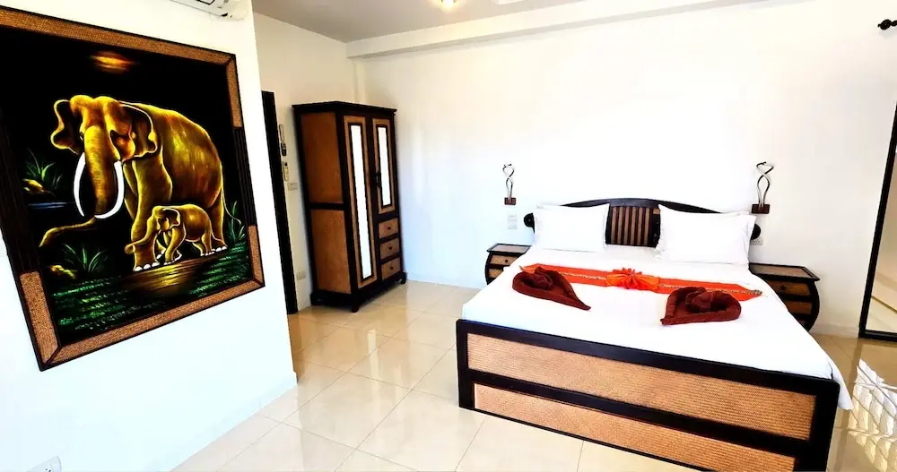 Foto - GOLDLAND Luxury Pool Villa Pattaya Walking Street 8 Bedrooms