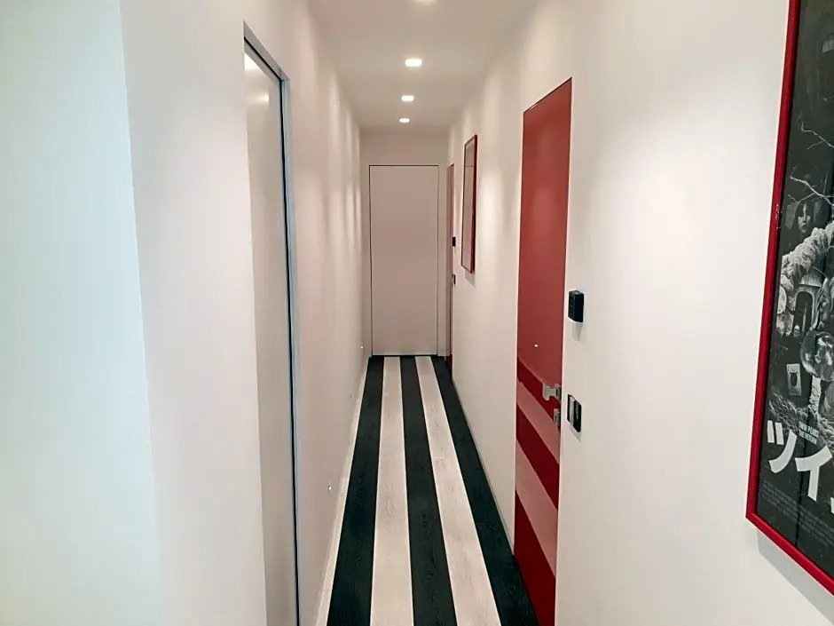 Photo - The White Lodge