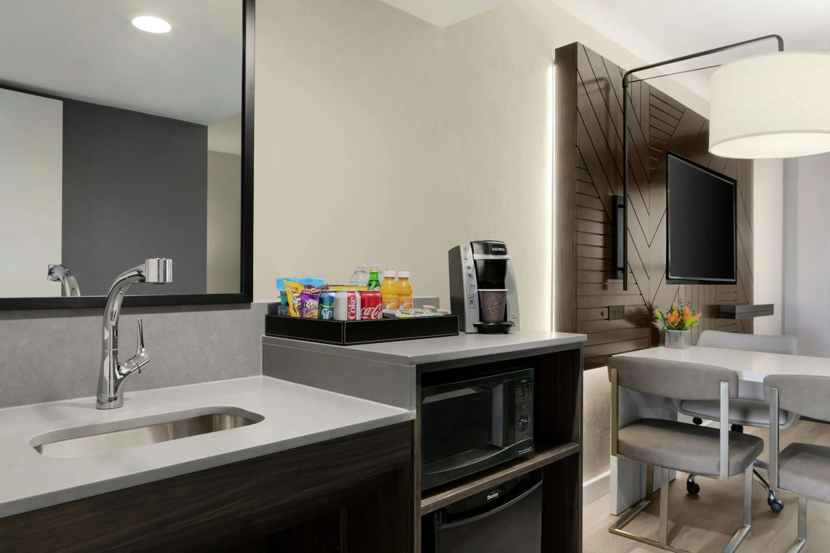 Photo - Embassy Suites by Hilton Los Angeles Downey