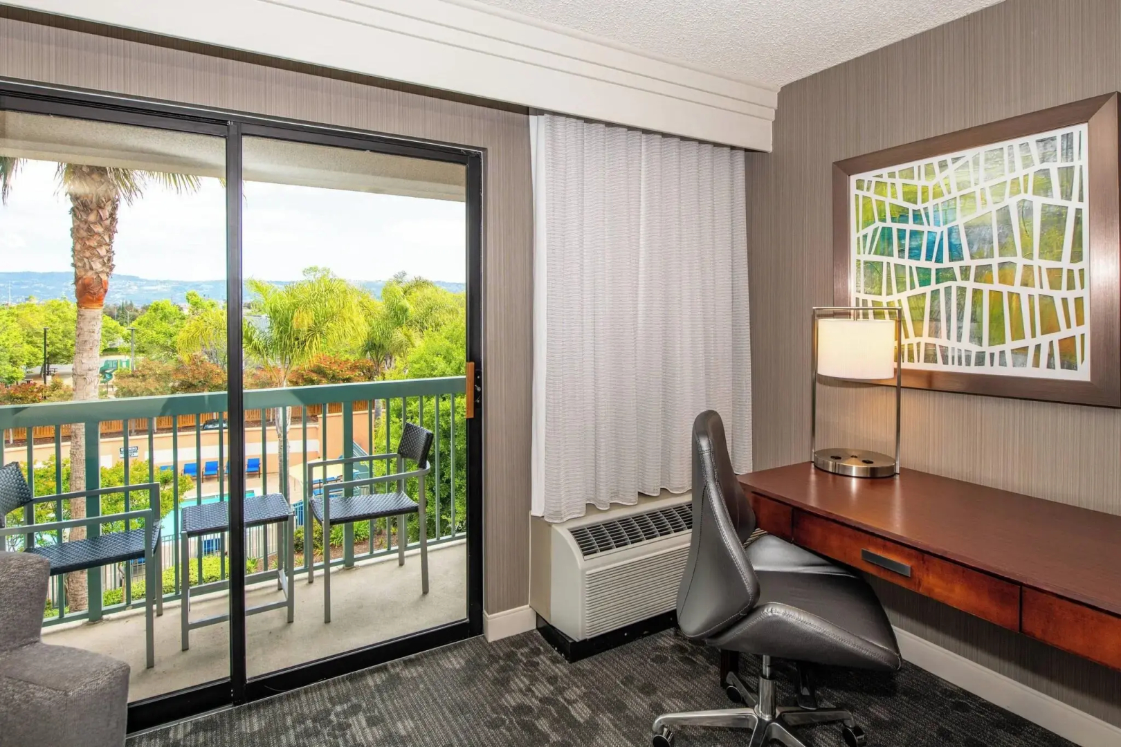 Photo - Courtyard by Marriott Oakland Airport