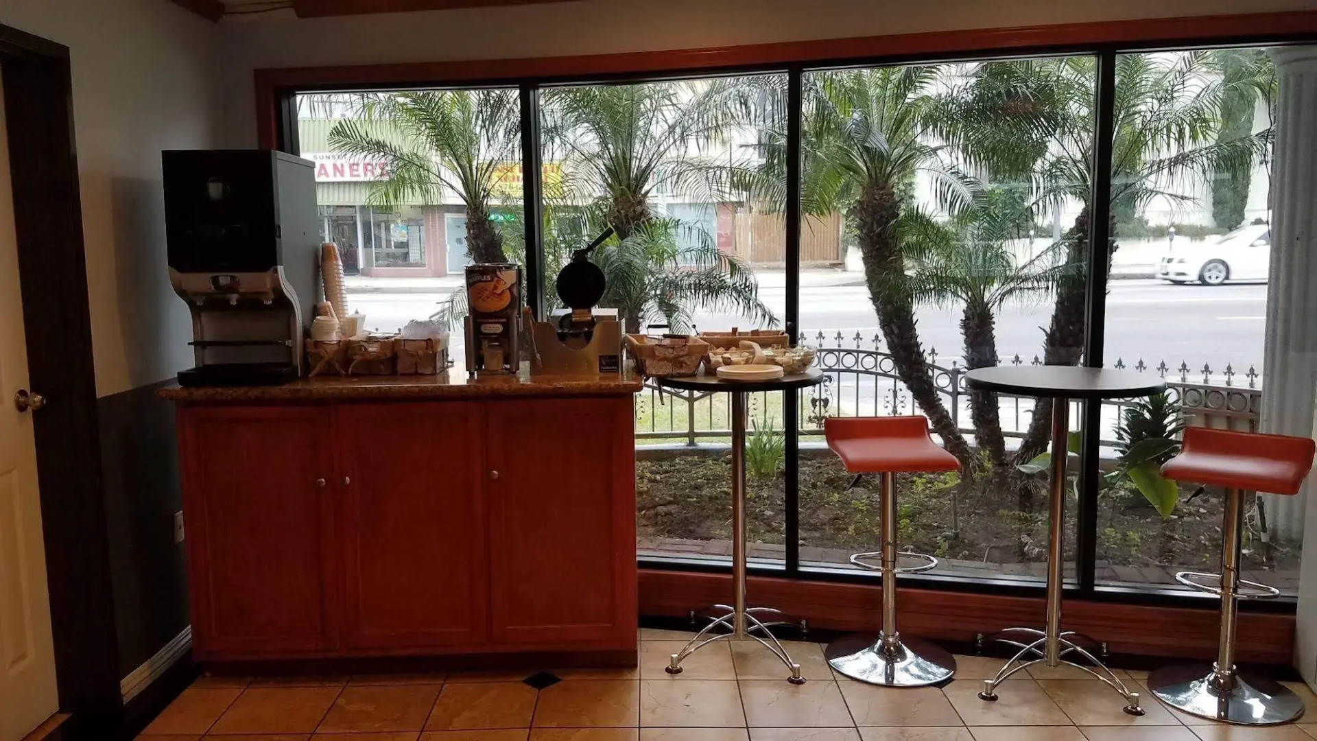 Foto - Sunset West Hotel, SureStay Collection By Best Western