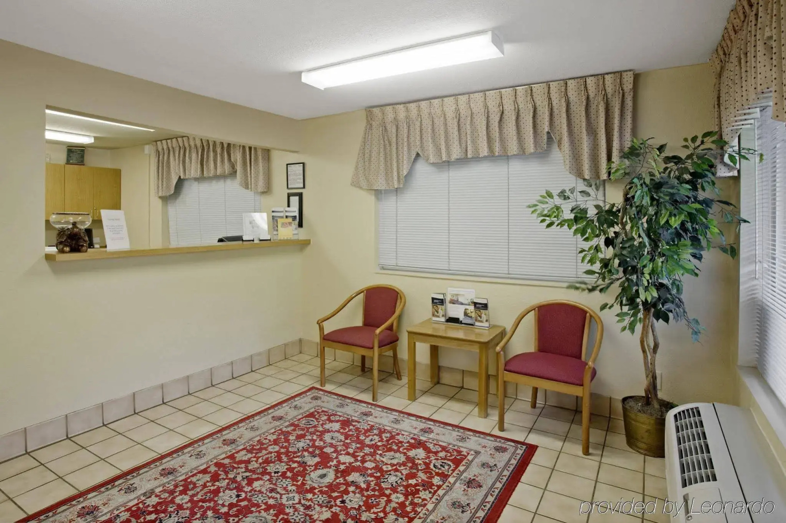 Foto - HomeTowne Studios by Red Roof Chicago - Waukegan