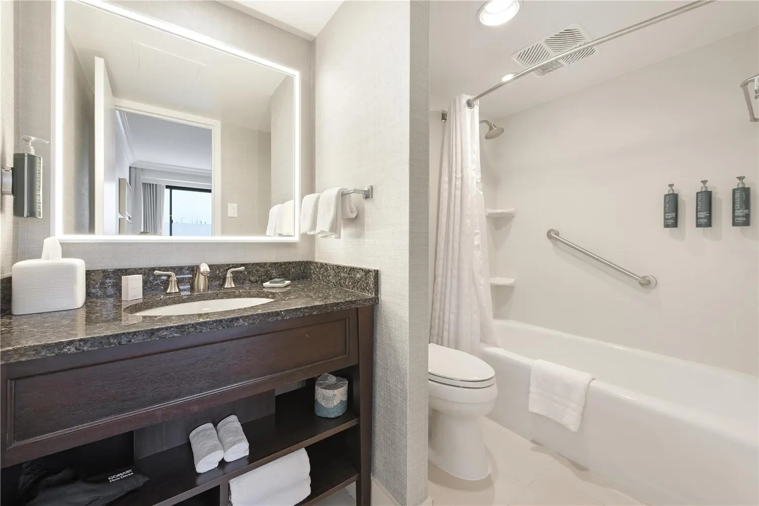 Photo - Capital Hilton